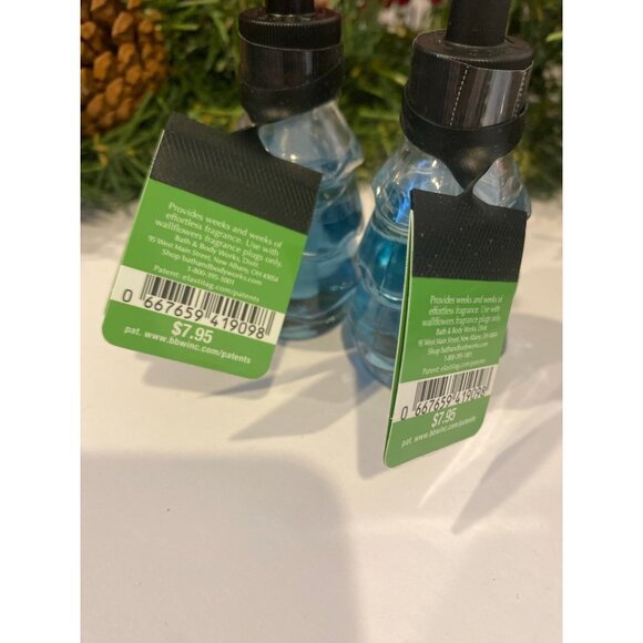 Bath & Body Works Limited Edition Tree Shape “Tree Farm” 2 New Wallflowers - Picture 5 of 6